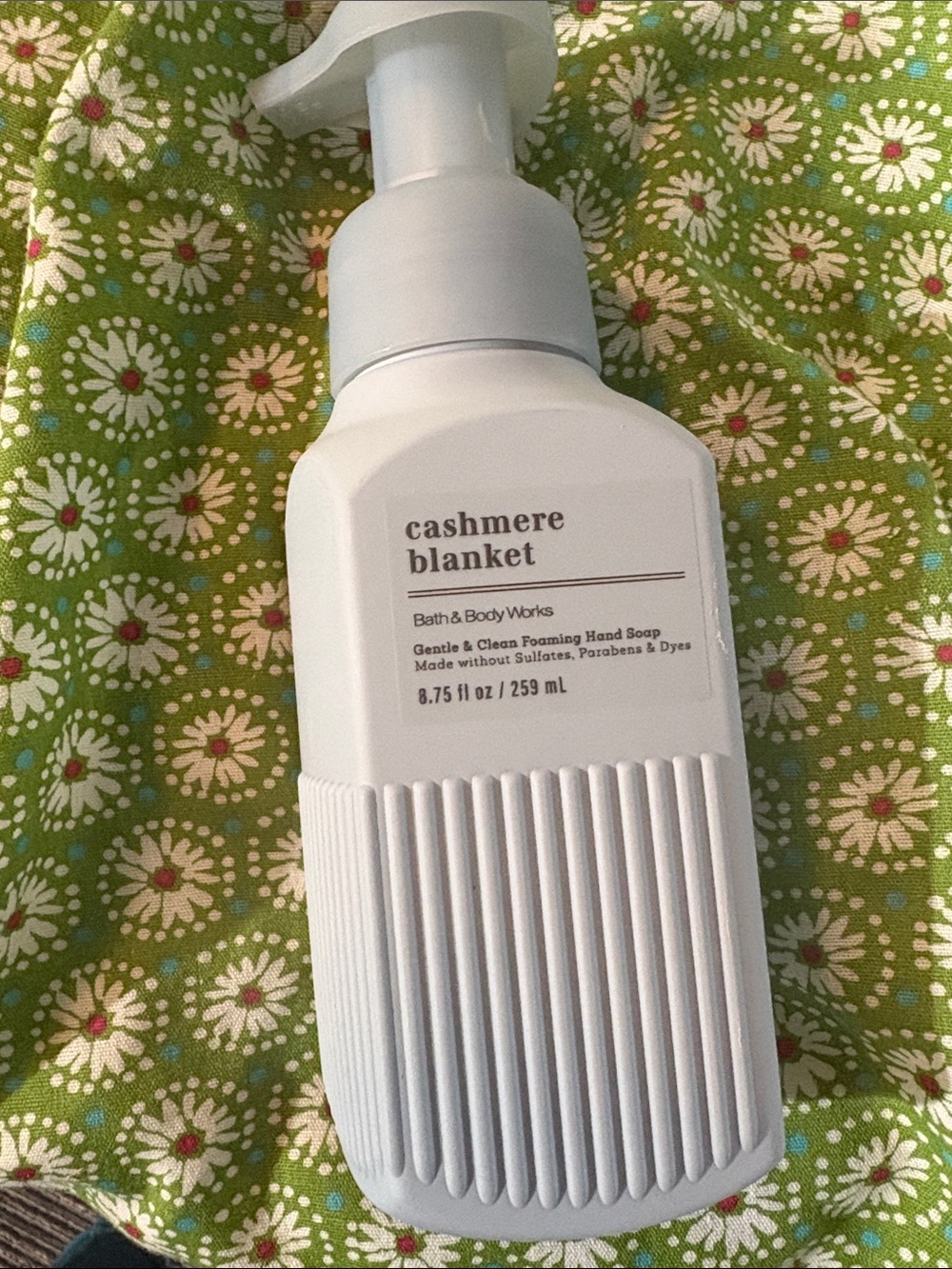 Bath & Body Works Cashmere Blanket Foaming Hand Soap - light blue